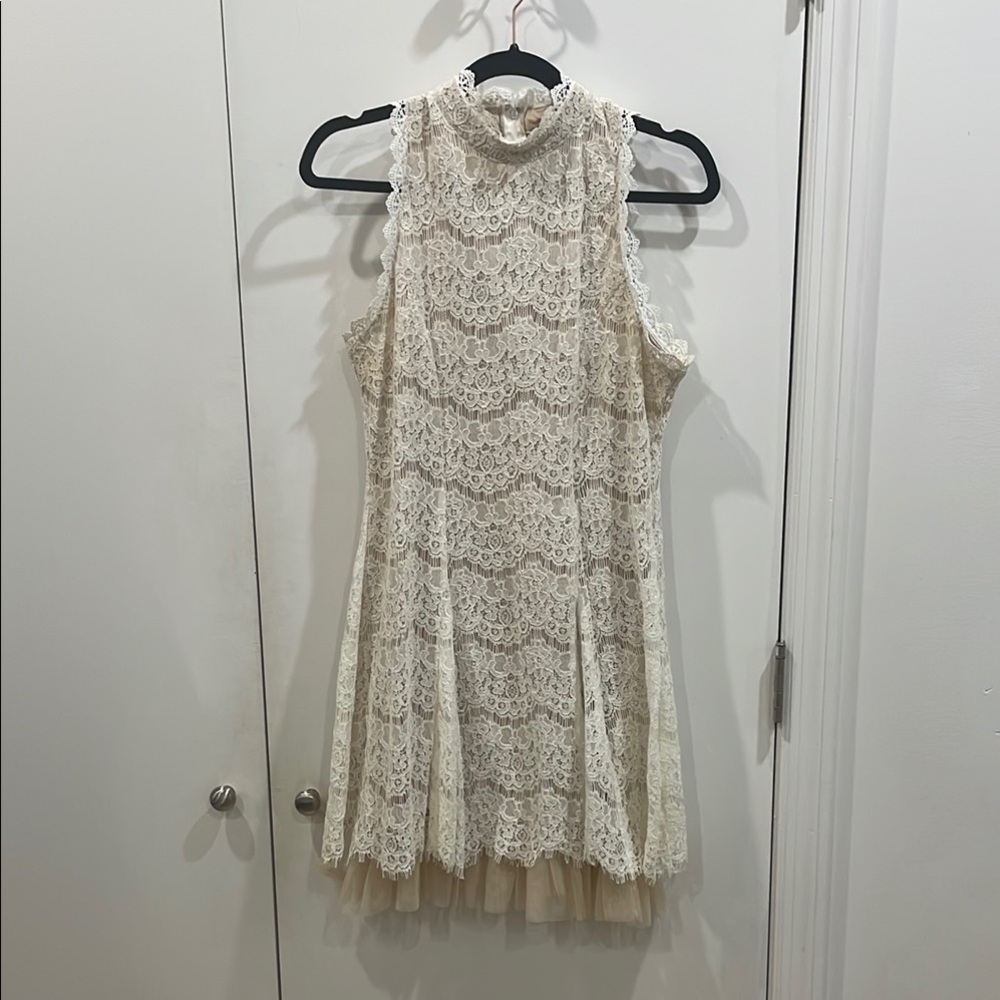 Chic Cream Lace Sleeveless Dress